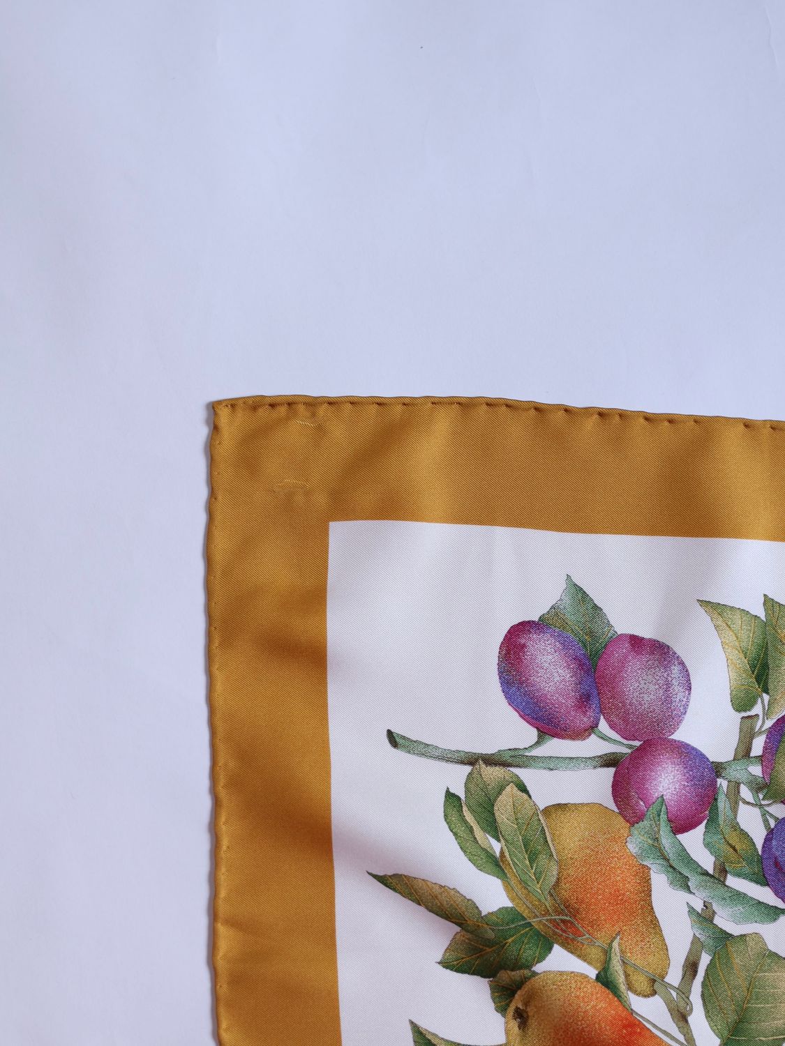 GUCCI FLORA AUTUMN SILK SCARF