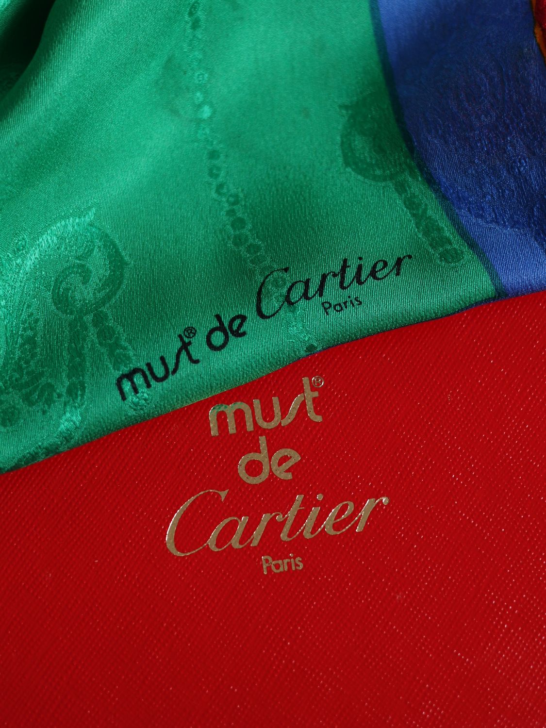 CARTIER EMERALD SCARF