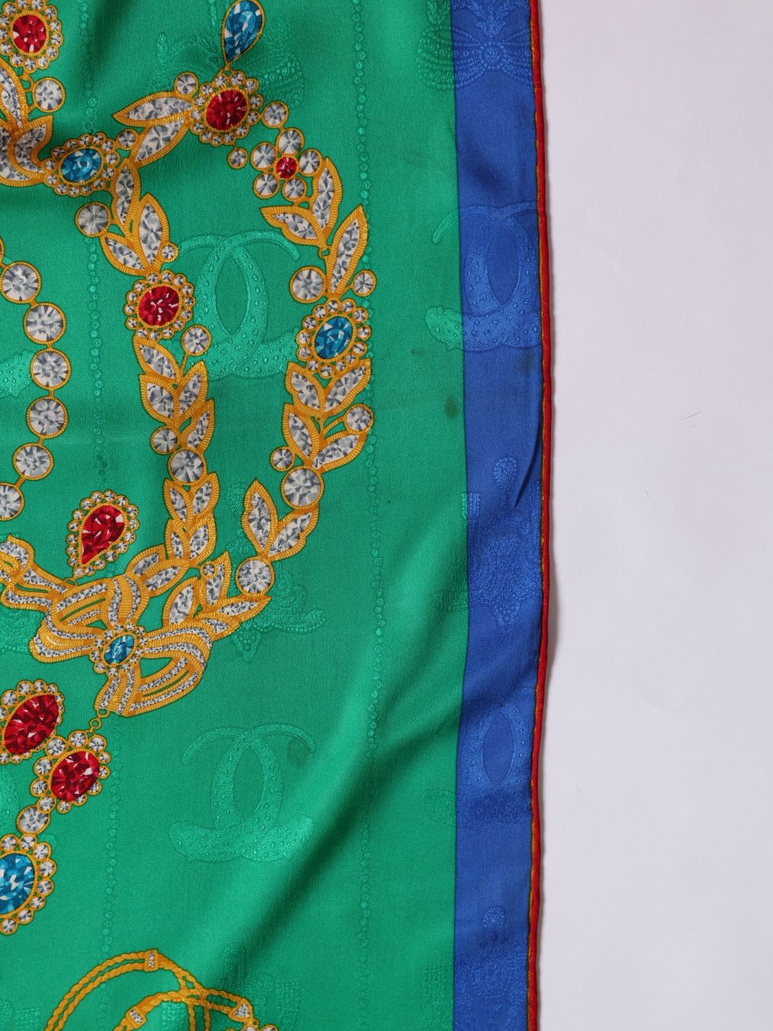 CARTIER EMERALD SCARF