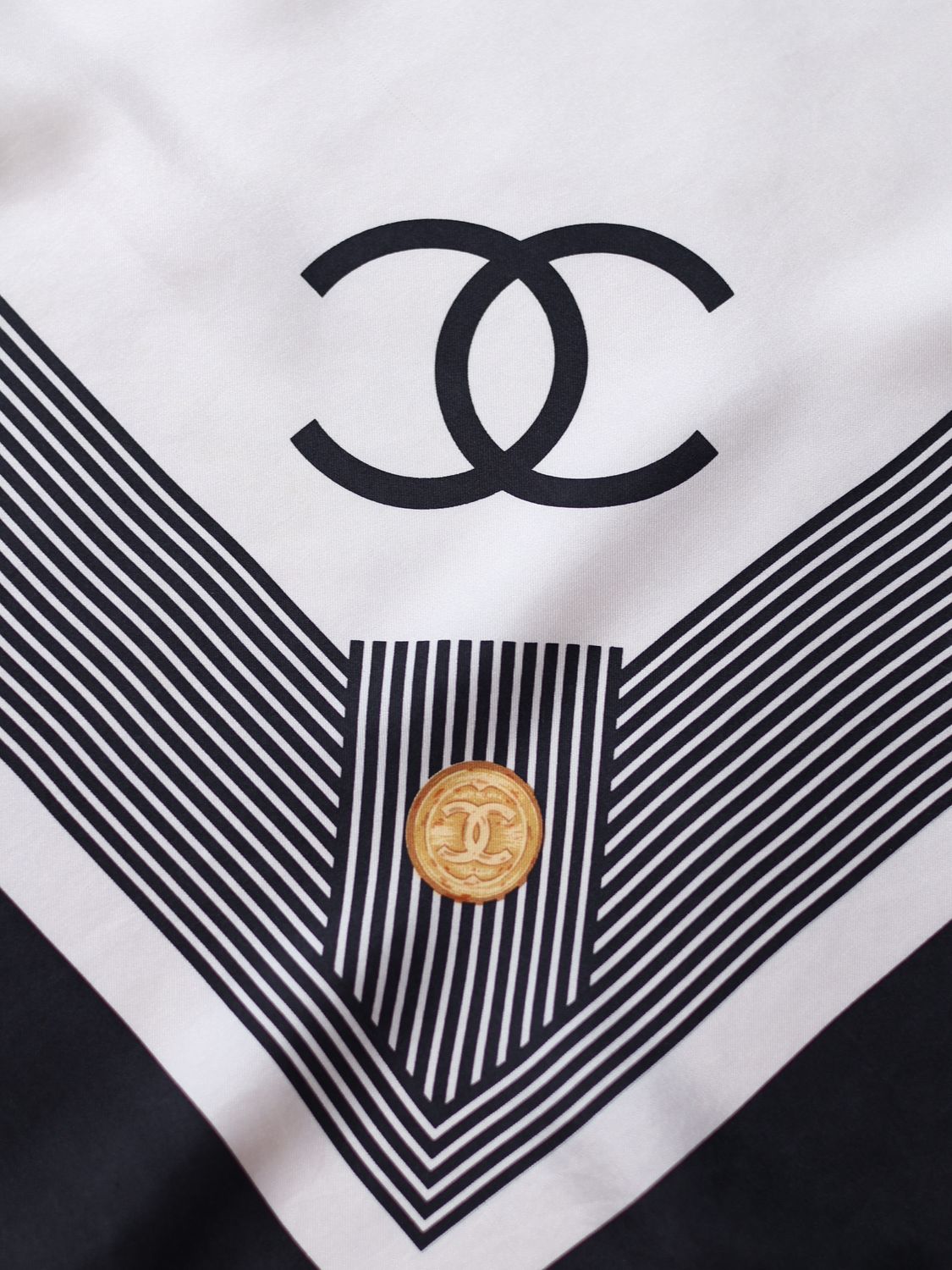 CHANEL SCARF