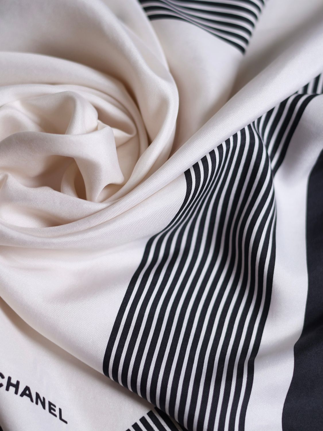 CHANEL SCARF