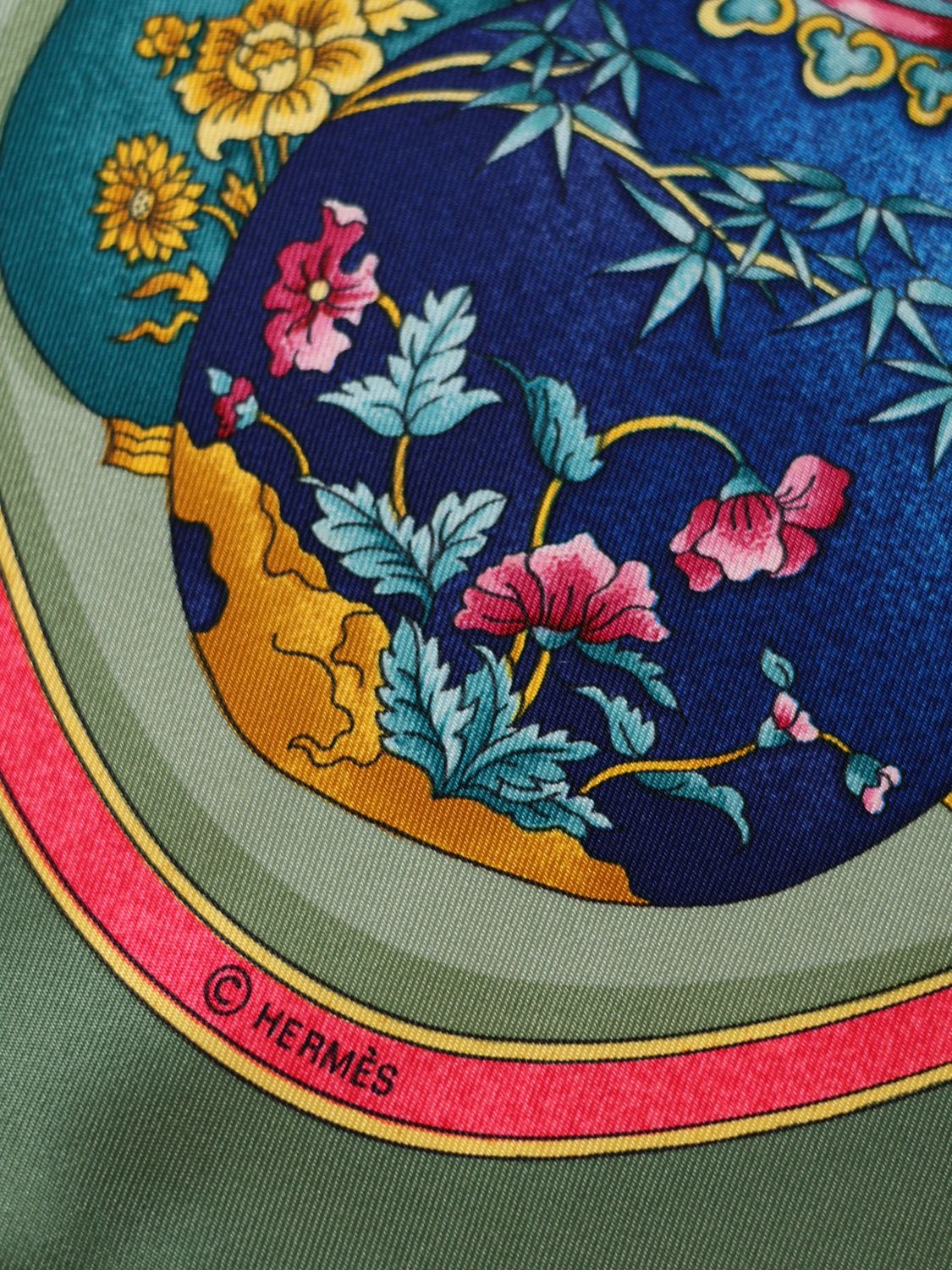 HERMÈS FLACONS SILK SCARF