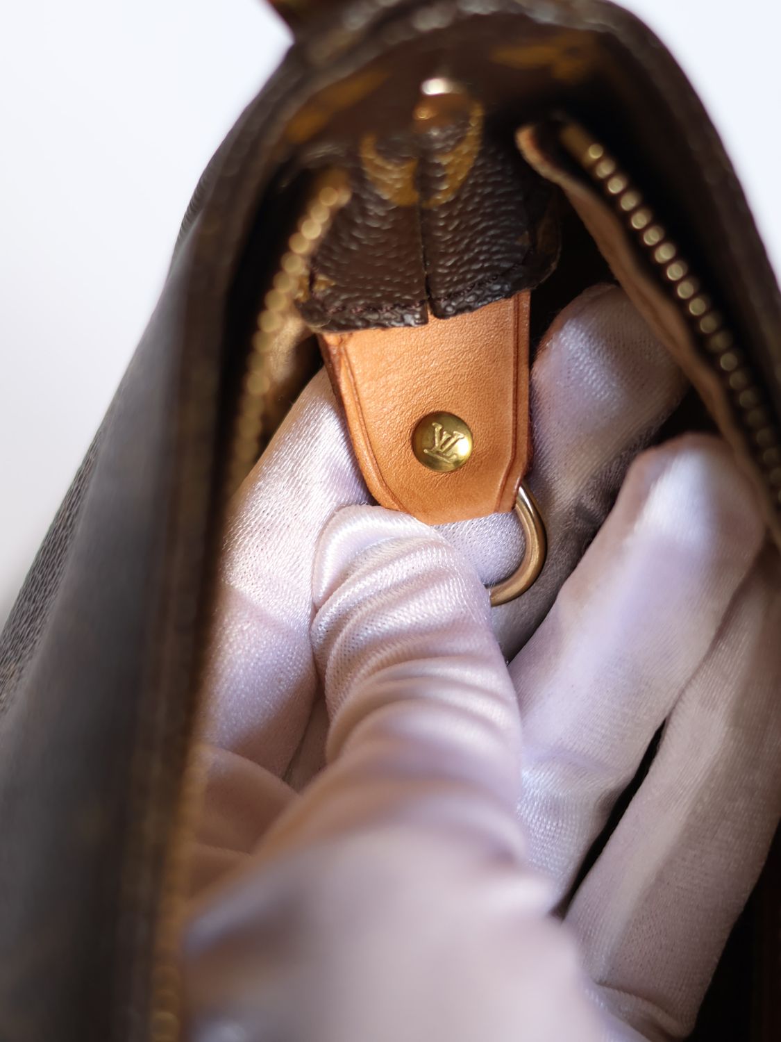 Louis Vuitton Loop GM Bag - 2001