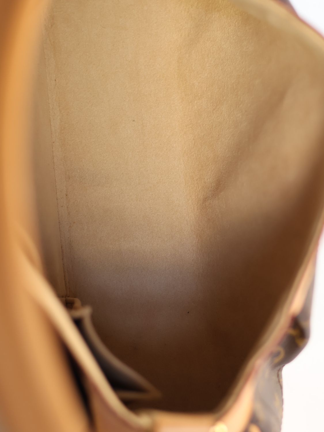 Louis Vuitton Beverly PM Bag