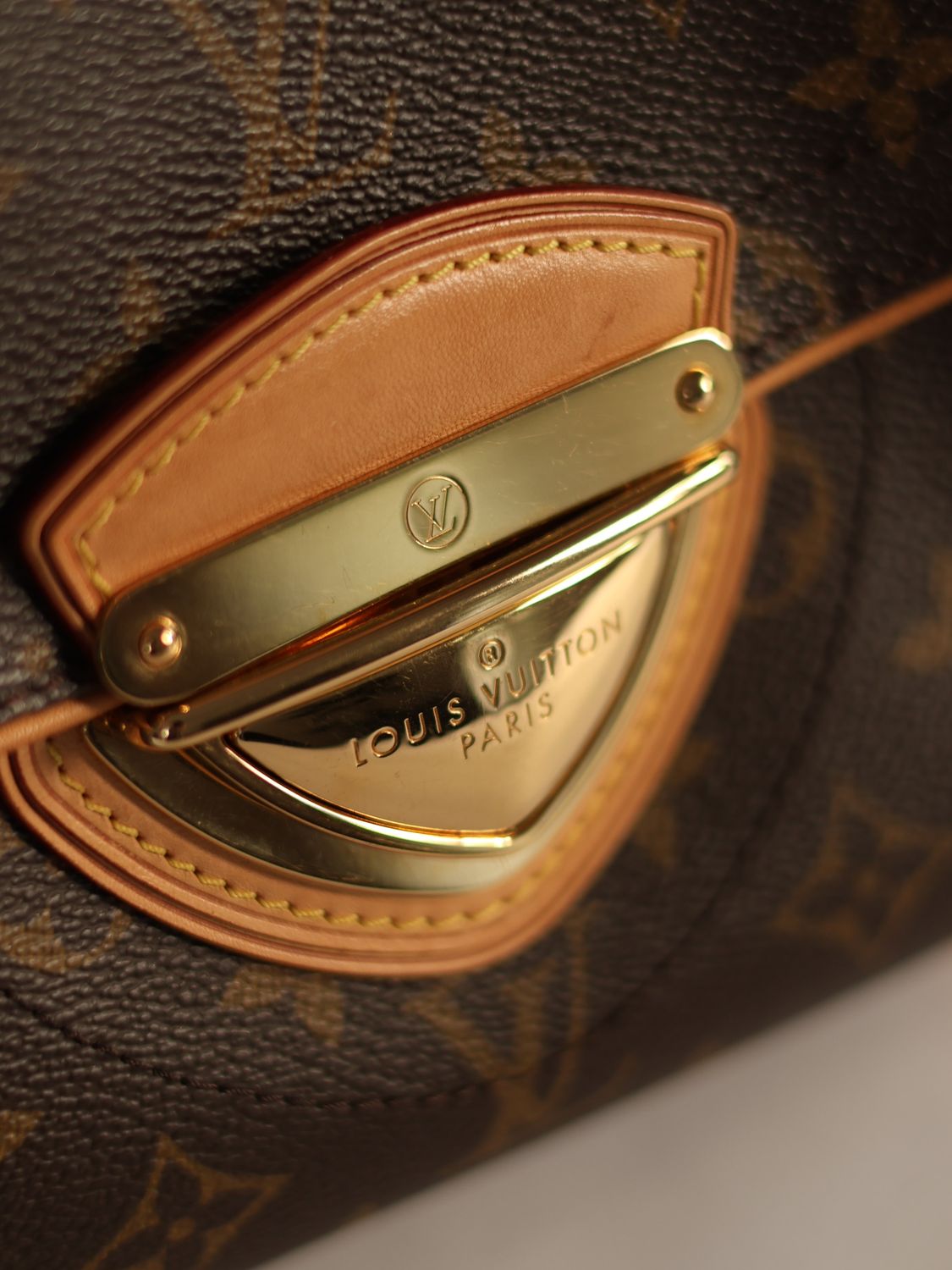 Louis Vuitton Beverly PM Bag