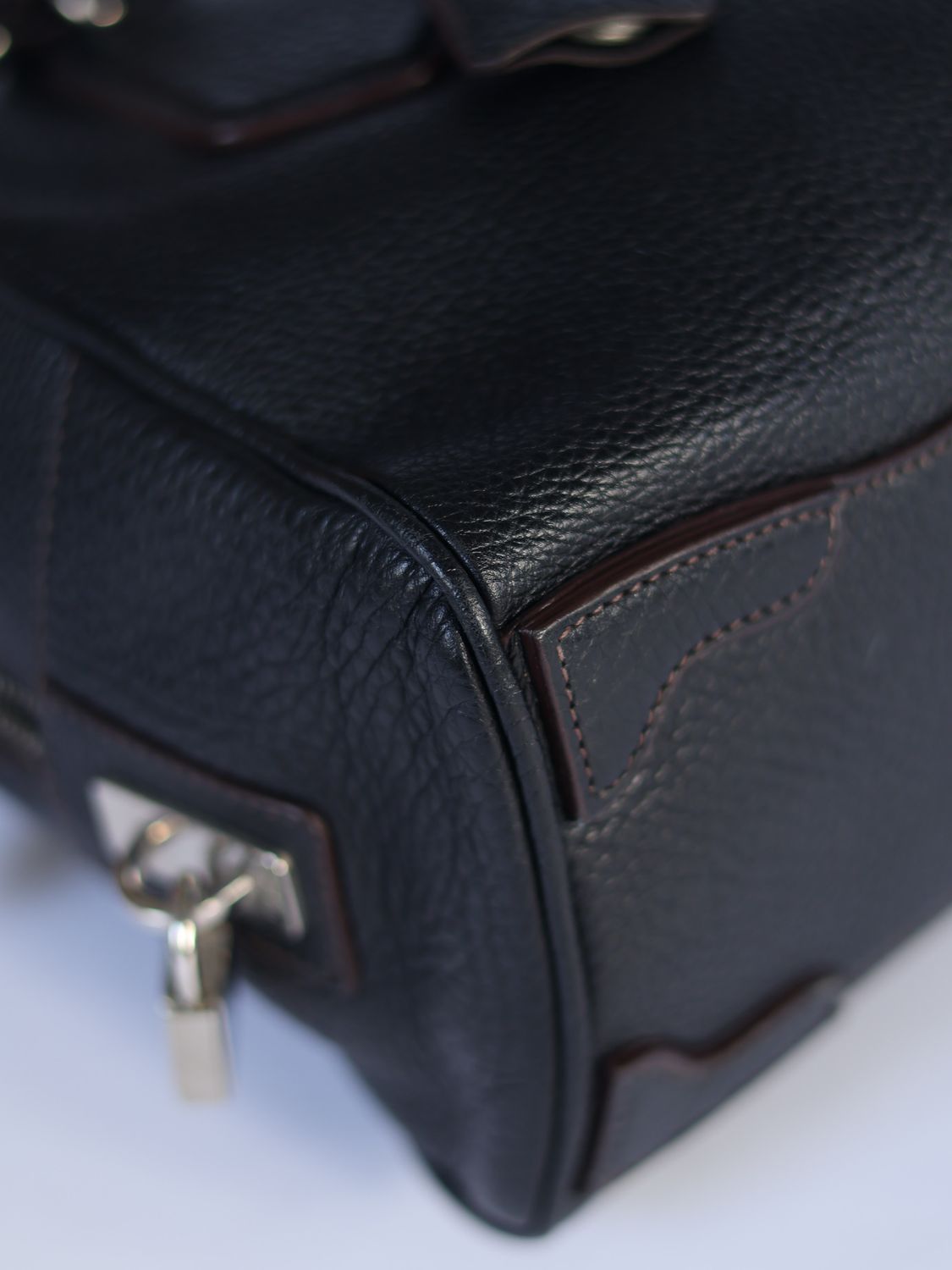 PRADA Hand Bag – Timeless Navy Elegance