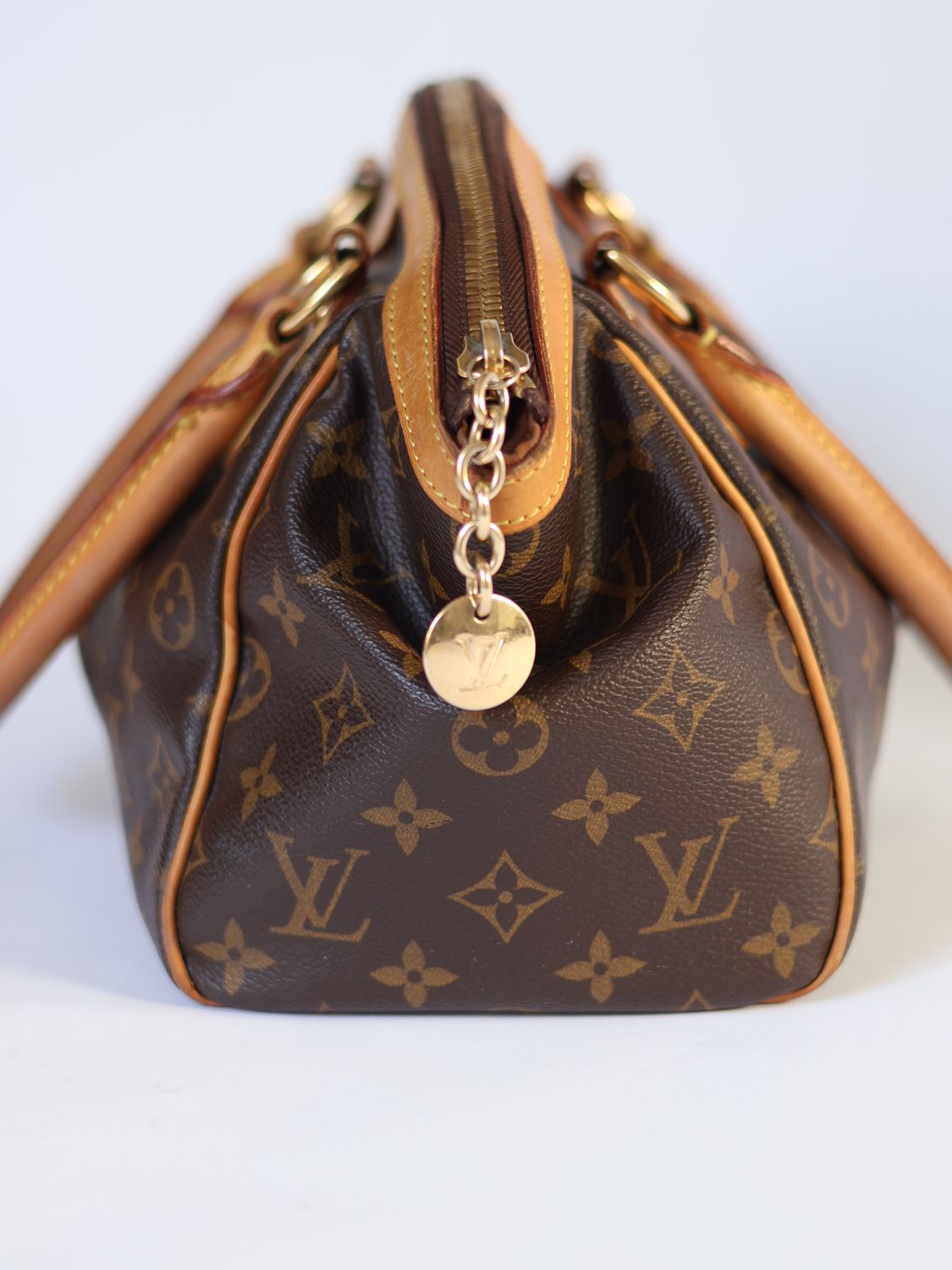 Louis Vuitton Tivoli MM Bag