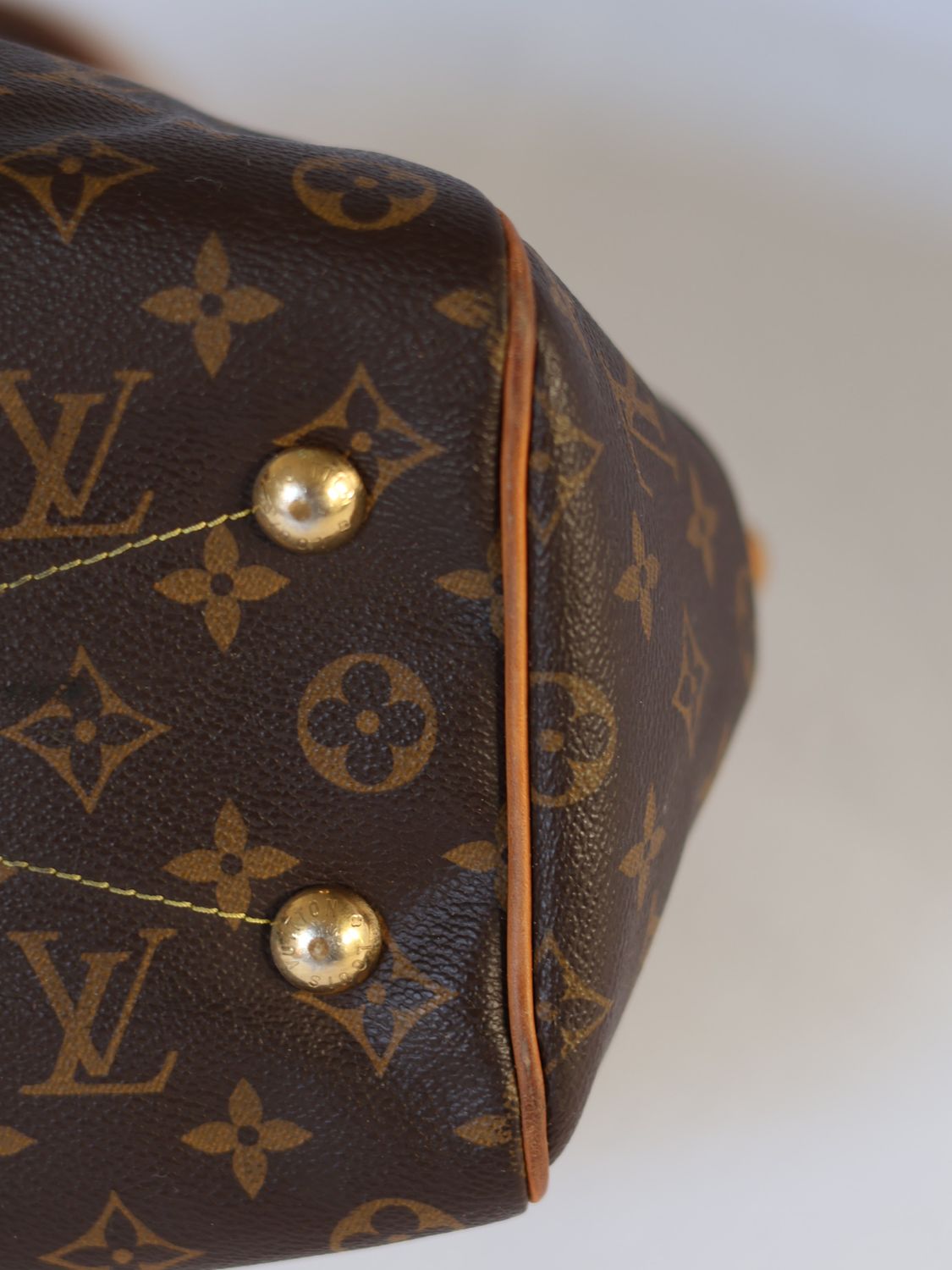 Louis Vuitton Tivoli MM Bag