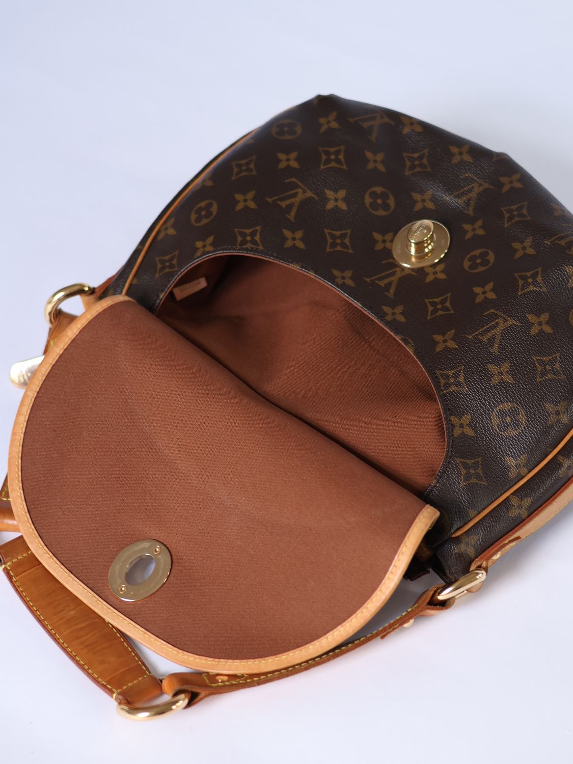 Louis Vuitton Tulum MM bag