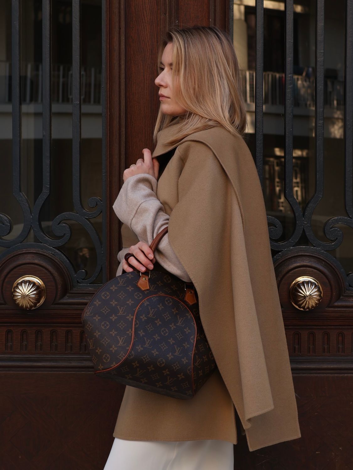 Louis Vuitton Ellipse GM Bag