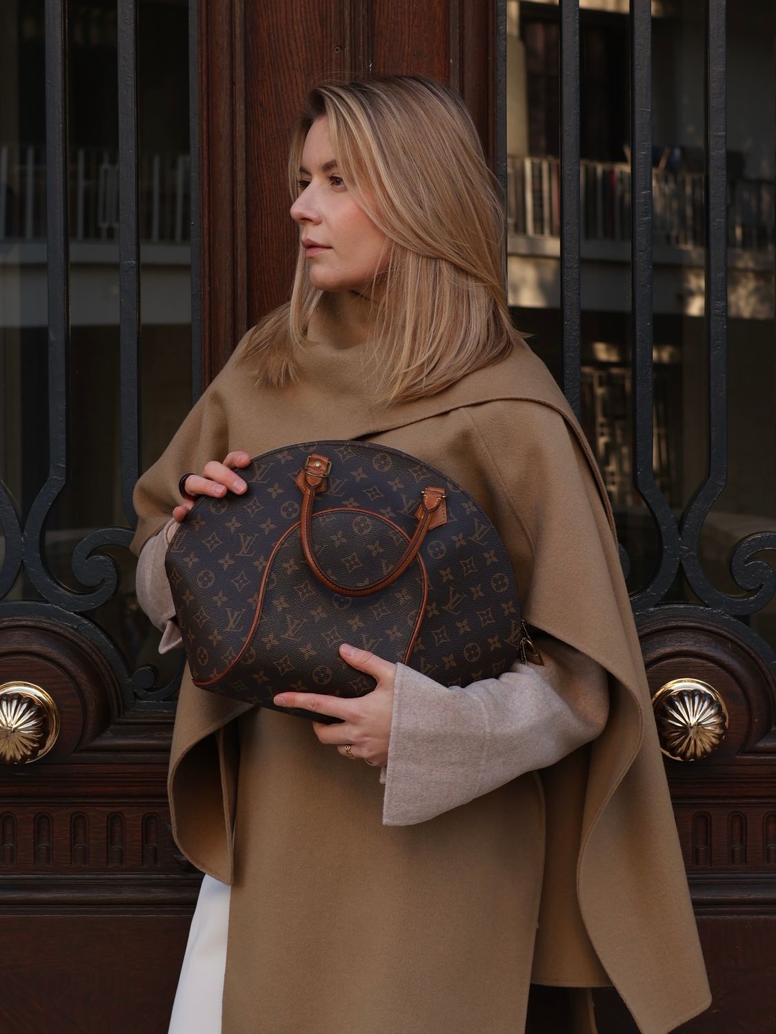 Louis Vuitton Ellipse GM Bag