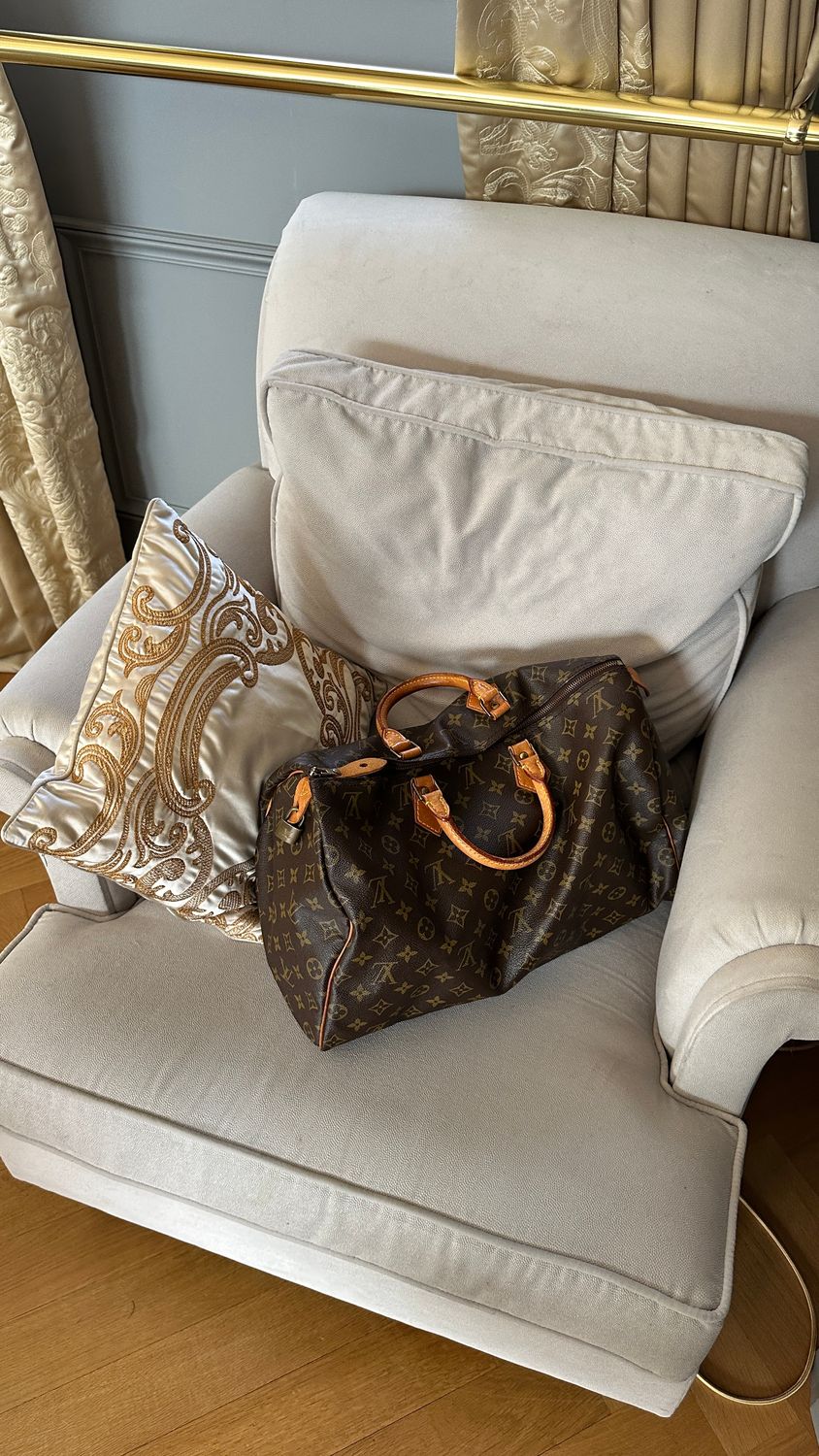 Louis Vuitton Speedy 40 Bag
