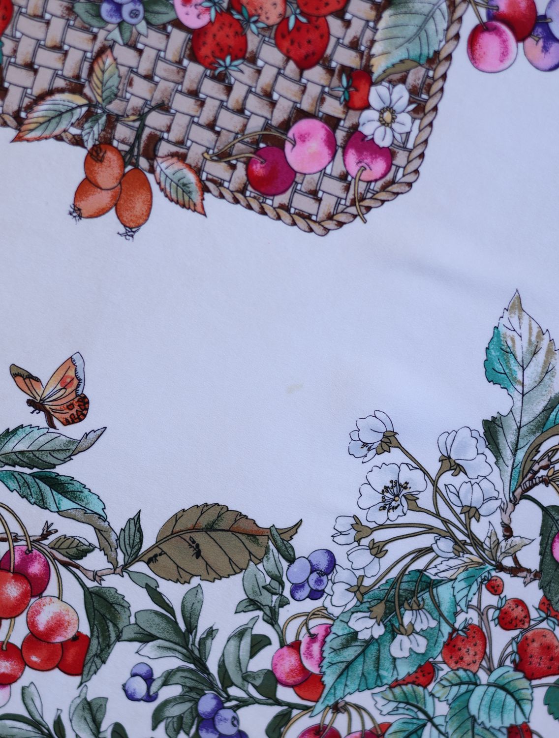 Gucci Flora Panier Silk Scarf