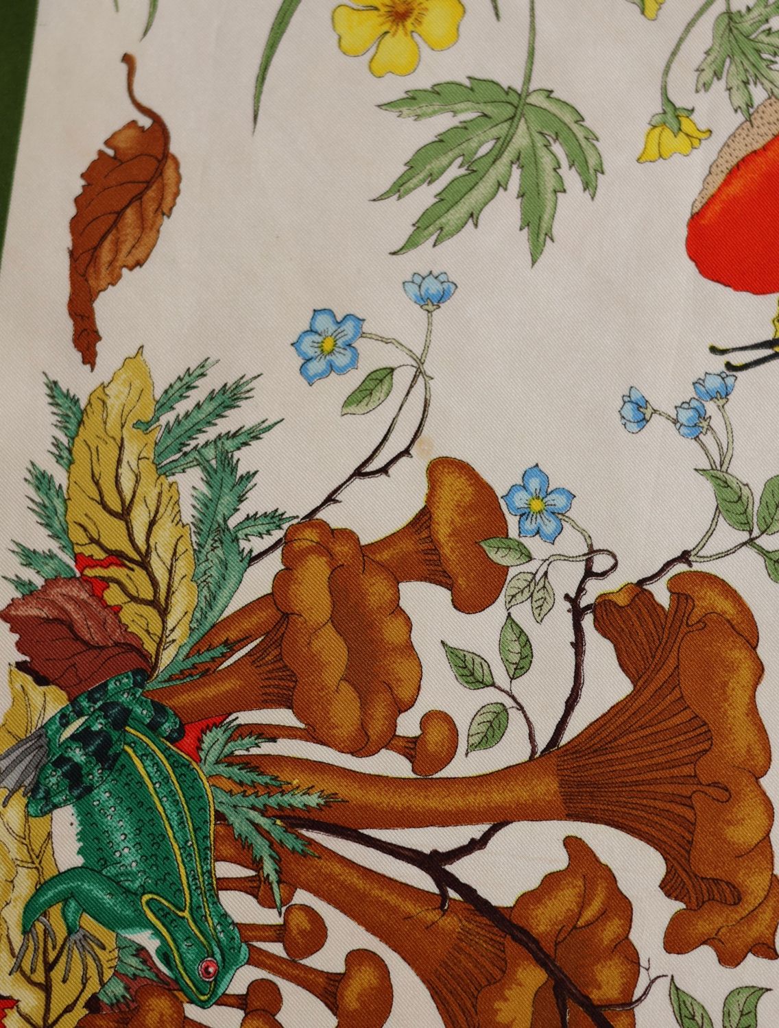 Gucci Flora d’Automne Silk Scarf