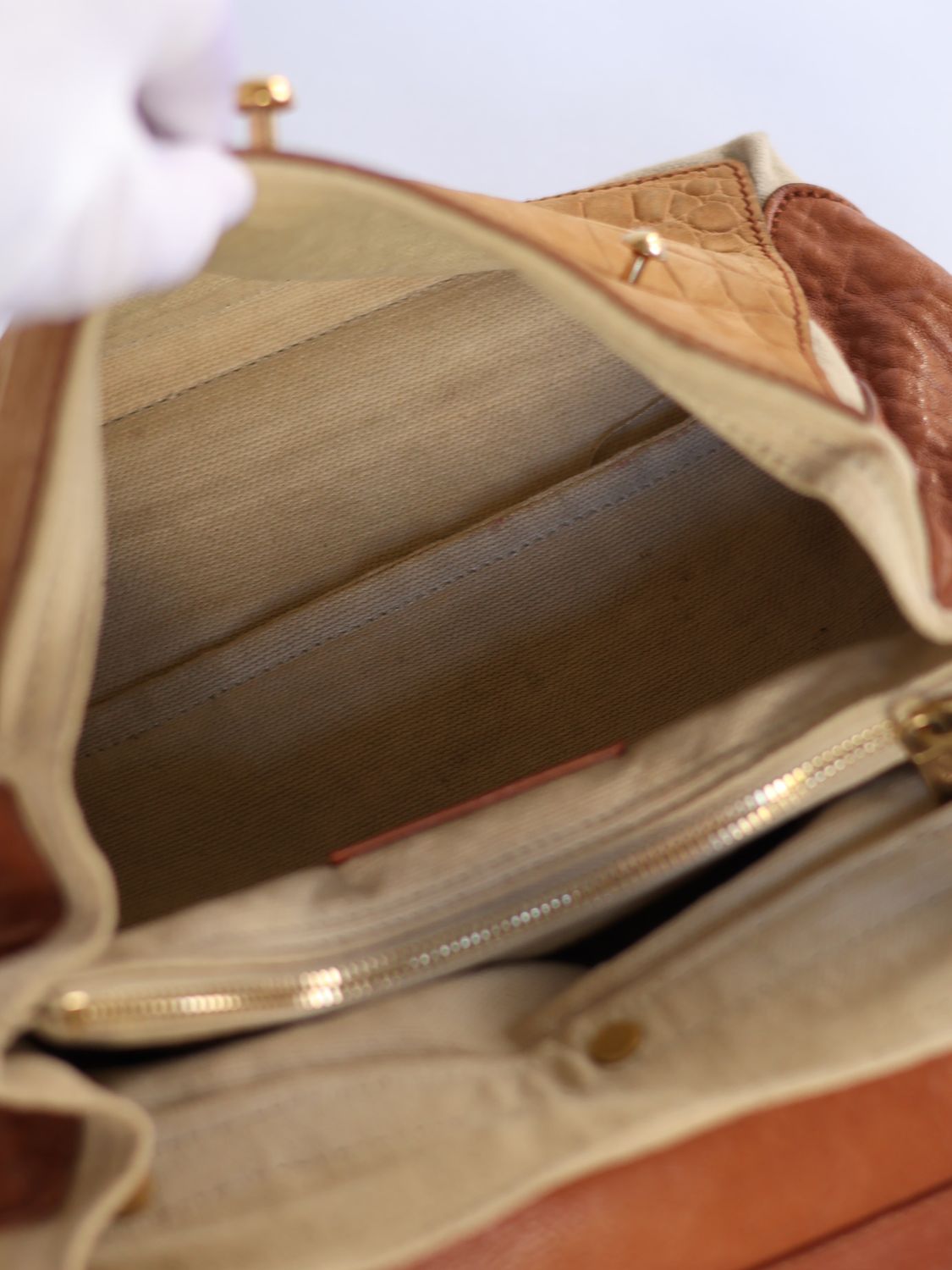 Yves Saint Laurent Muse Bag