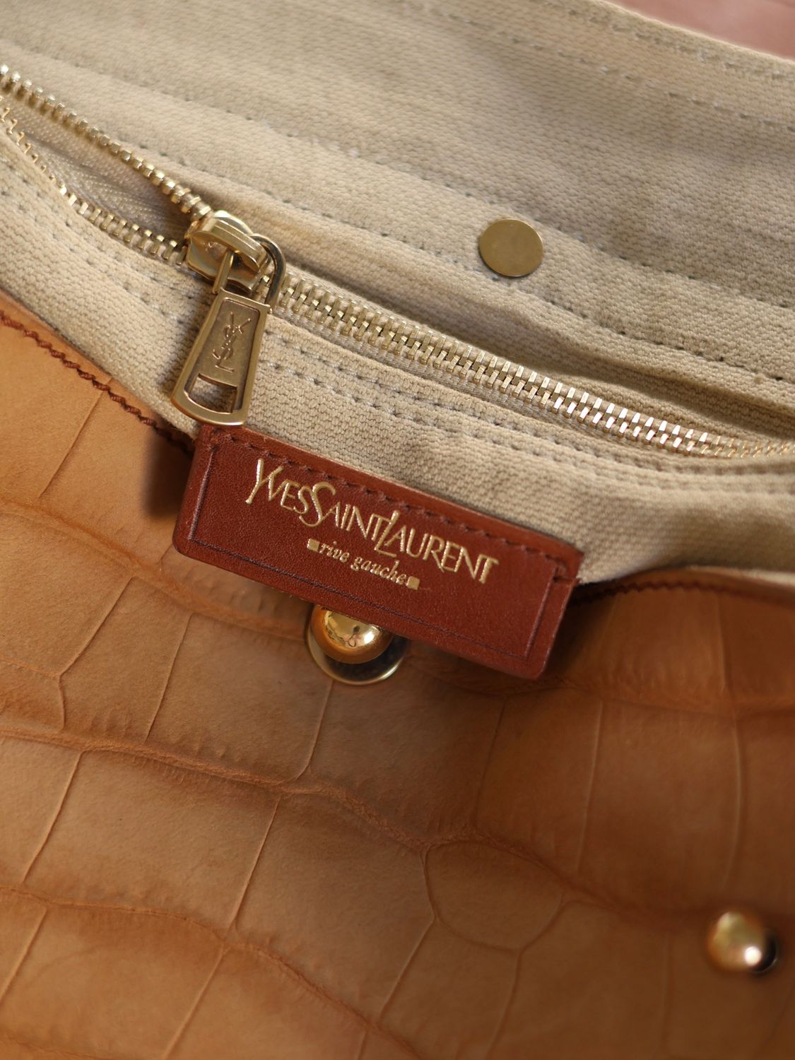 Yves Saint Laurent Muse Bag