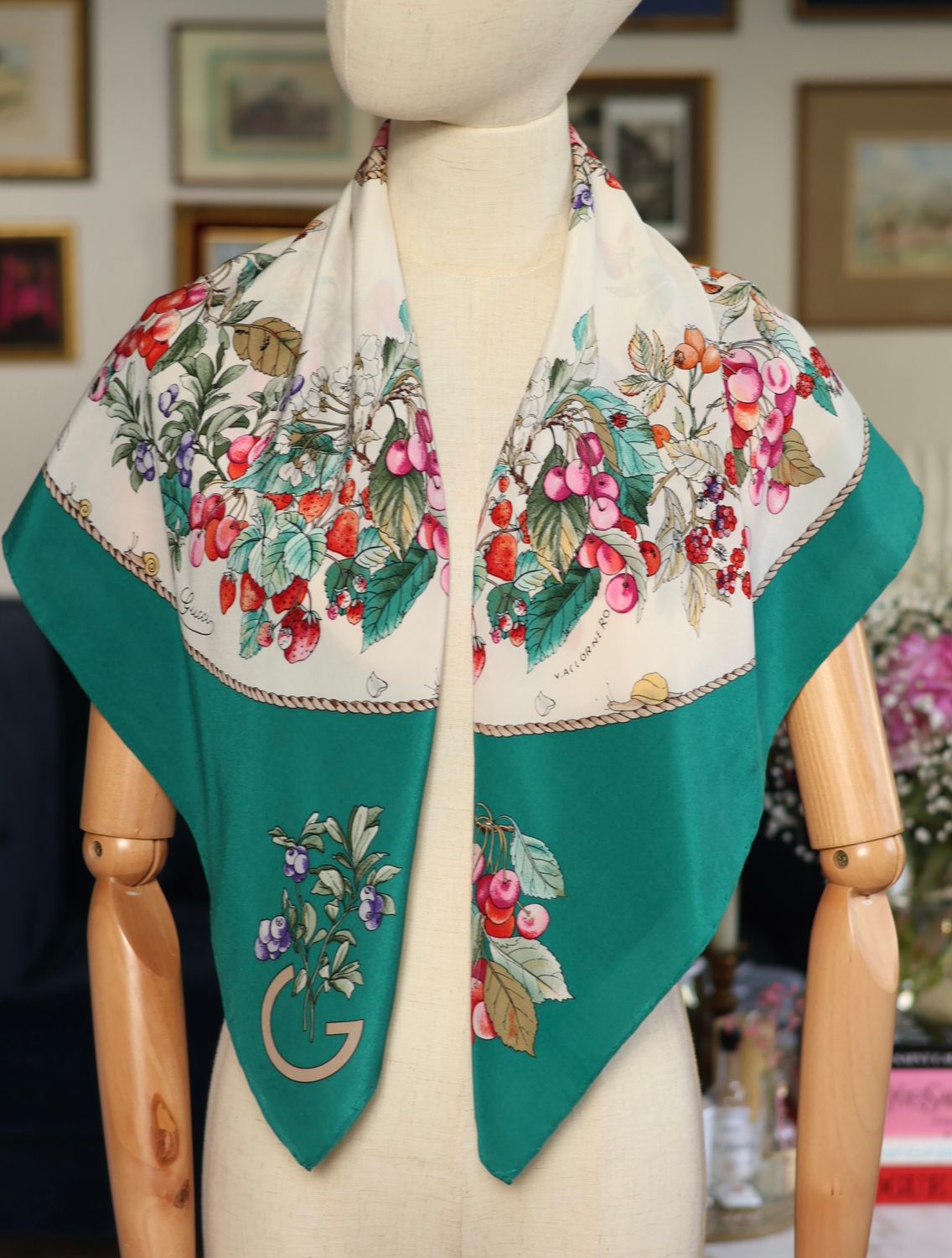 Gucci Flora Panier Silk Scarf