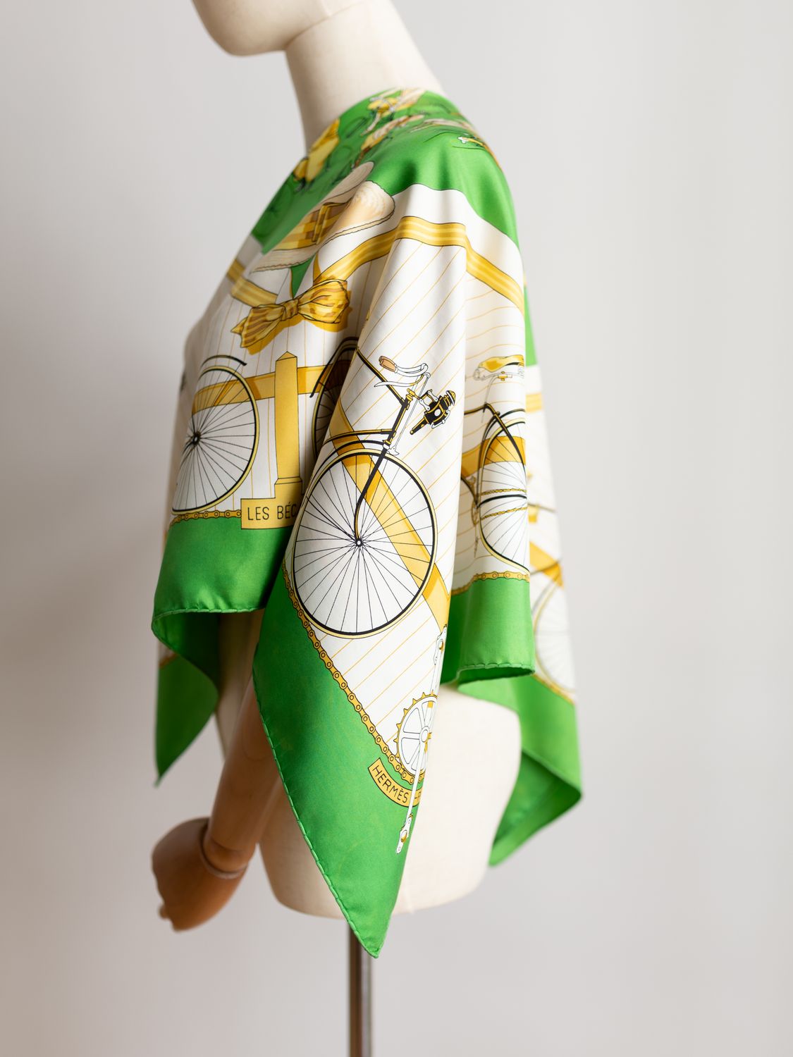 Hermès Les Bécanes Silk Scarf