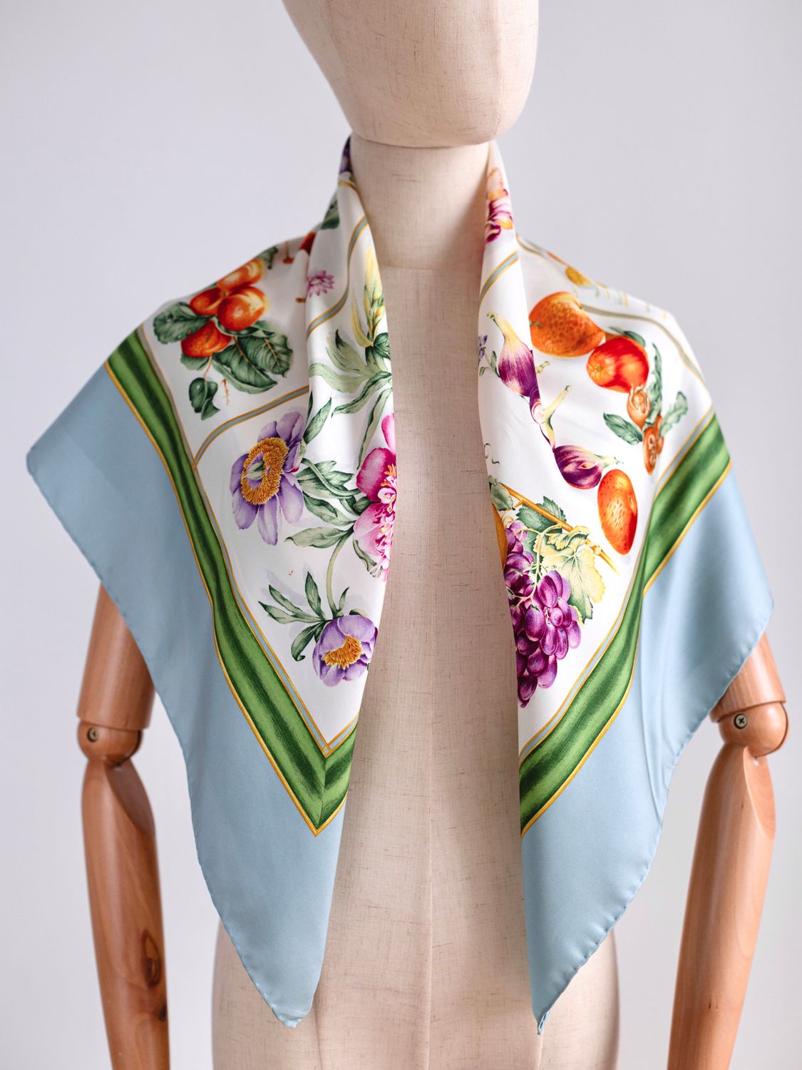 Gucci Flora Botanica Silk Scarf