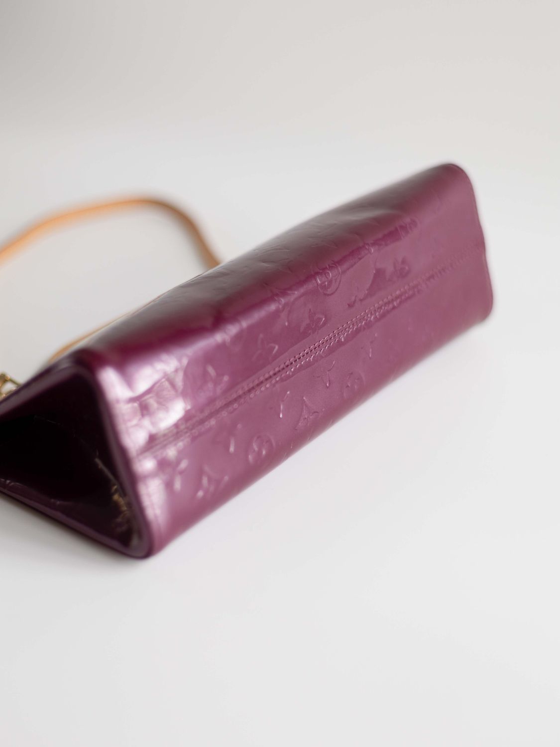 Louis Vuitton Roxbury Violette Bag