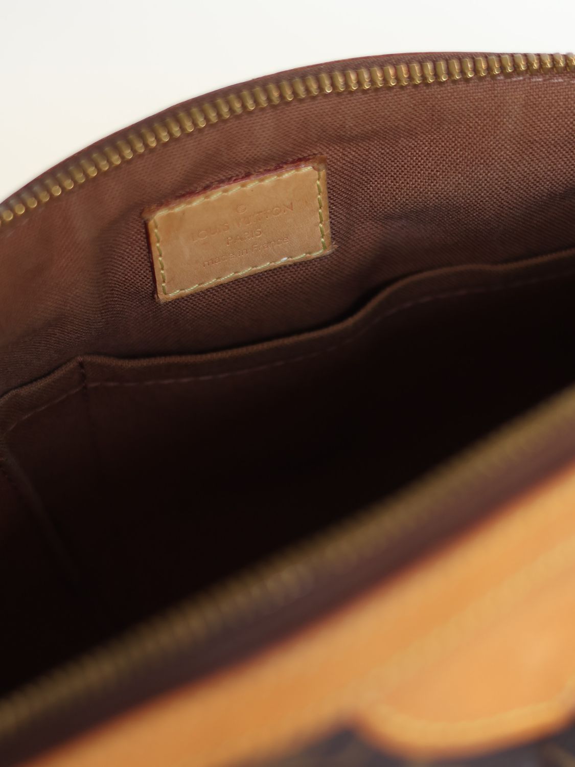 Louis Vuitton Tivoli MM Bag
