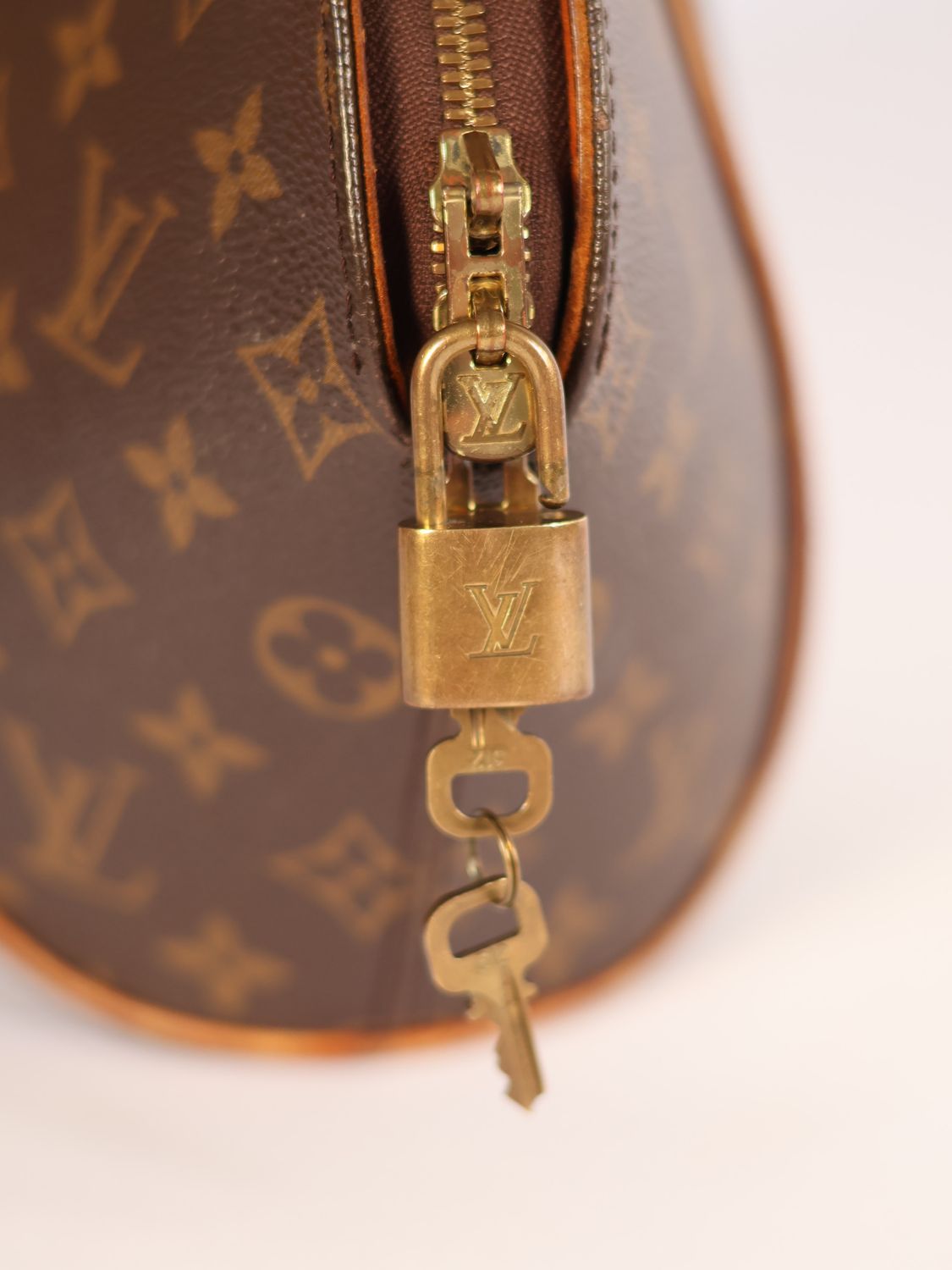 Louis Vuitton Ellipse PM Bag