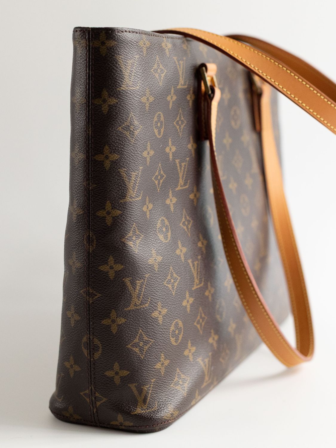 Louis Vuitton Luco GM Tote Bag