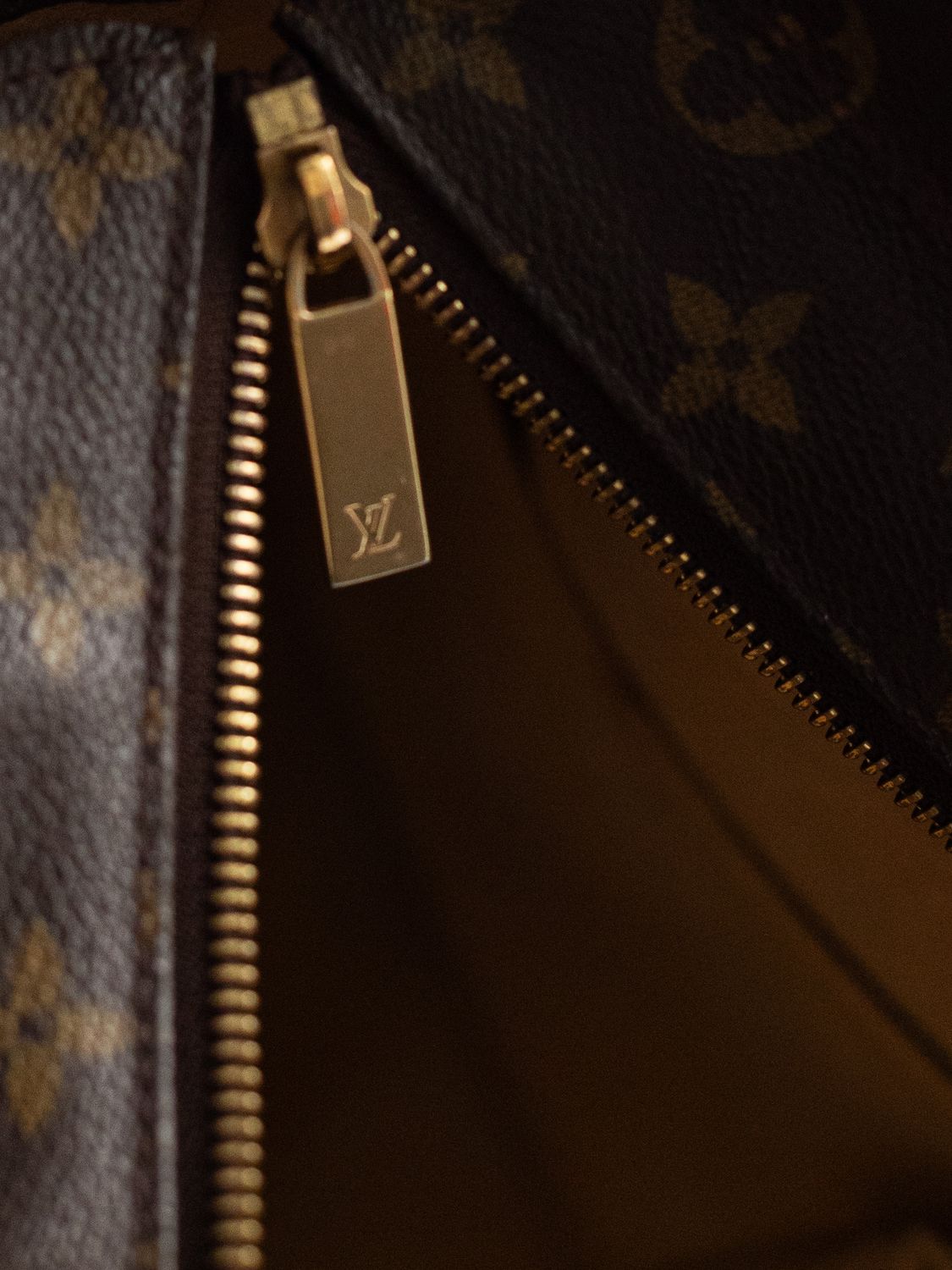 Louis Vuitton Luco GM Tote Bag