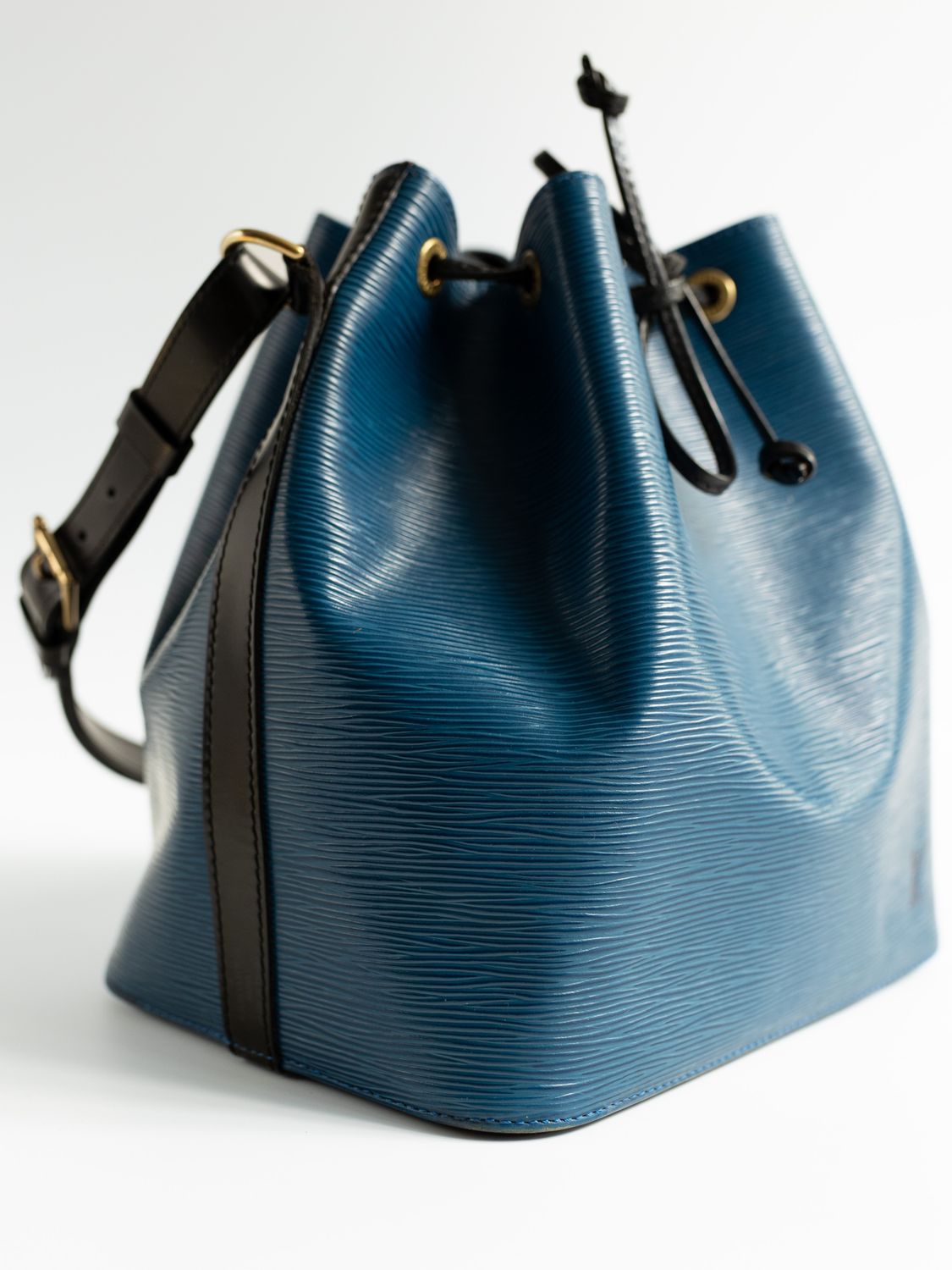 Louis Vuitton Noé Blue Bag