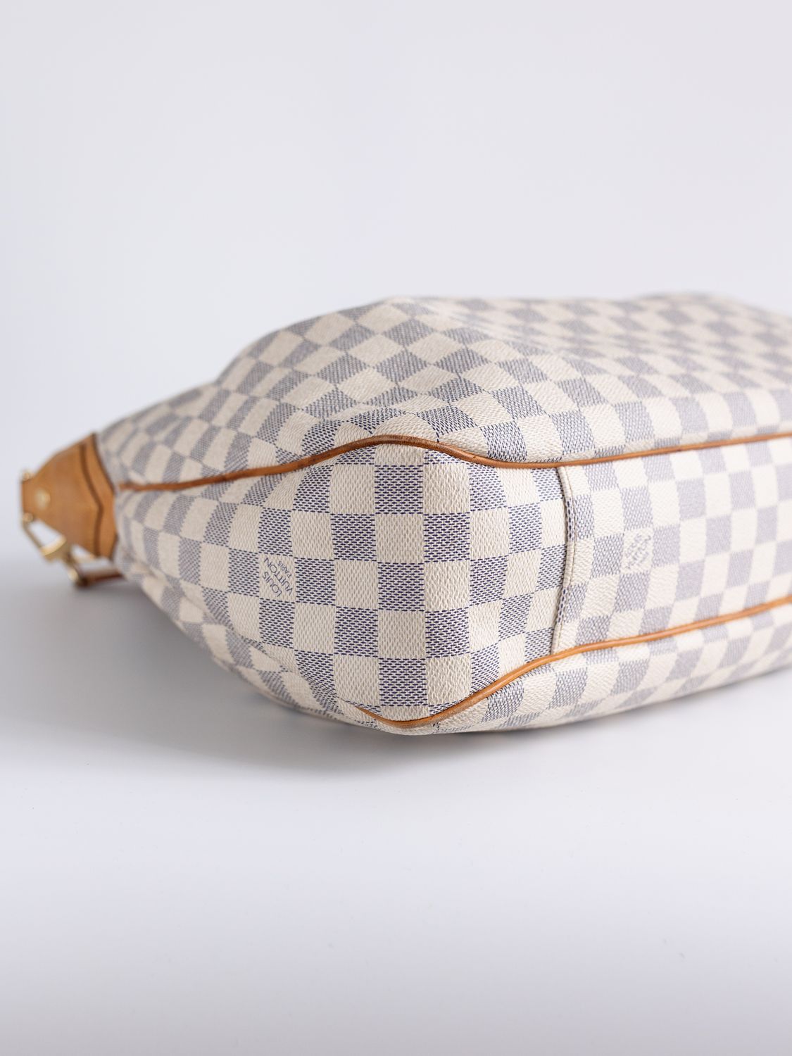 Louis Vuitton Evora MM Bag