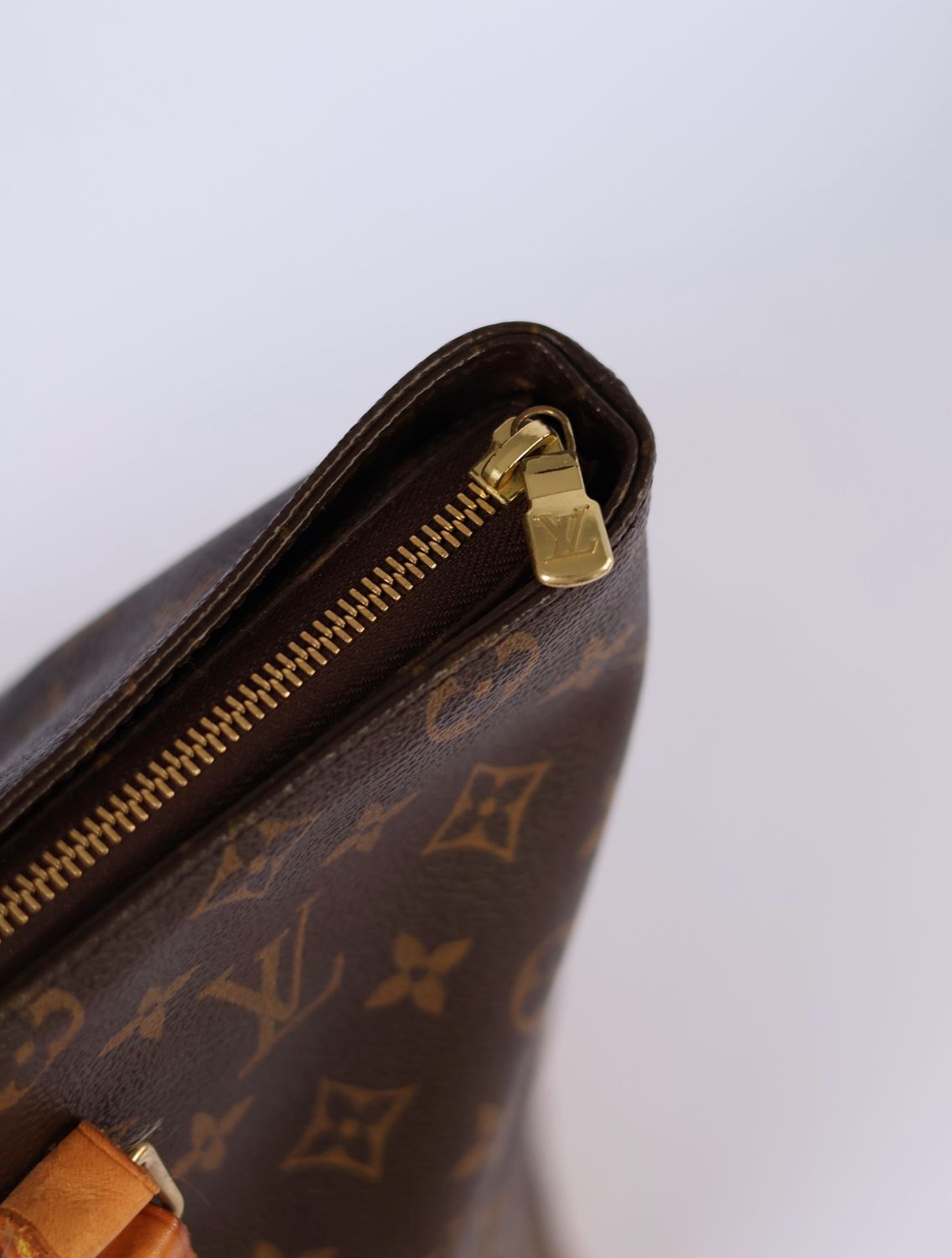 Louis Vuitton Mezzo GM Tote Bag