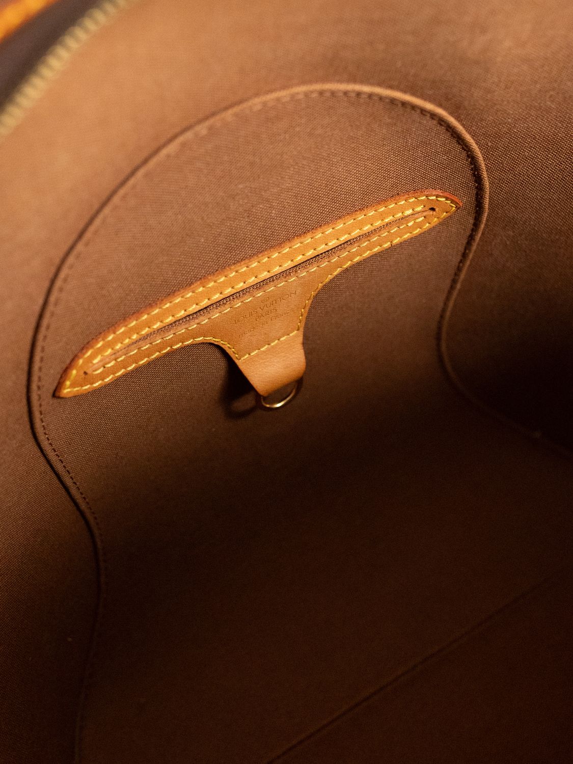Louis Vuitton Ellipse GM Bag