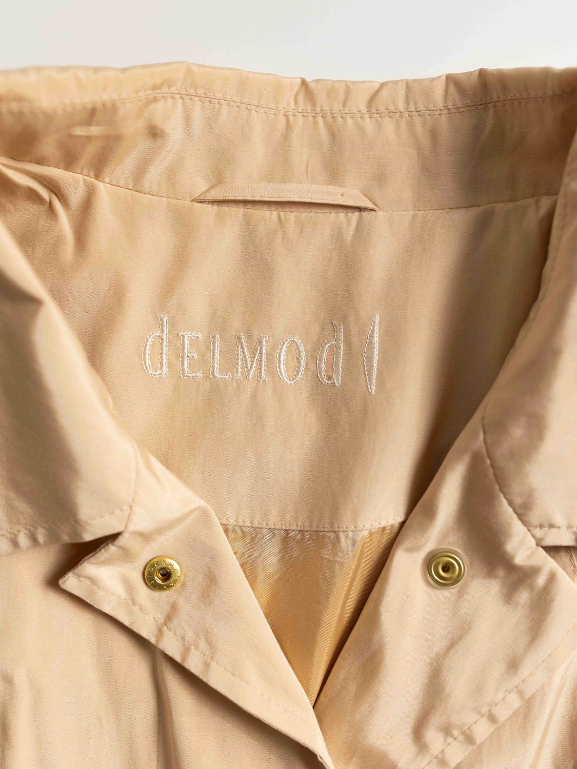 Delmod Minimal Beige Trench-Coat