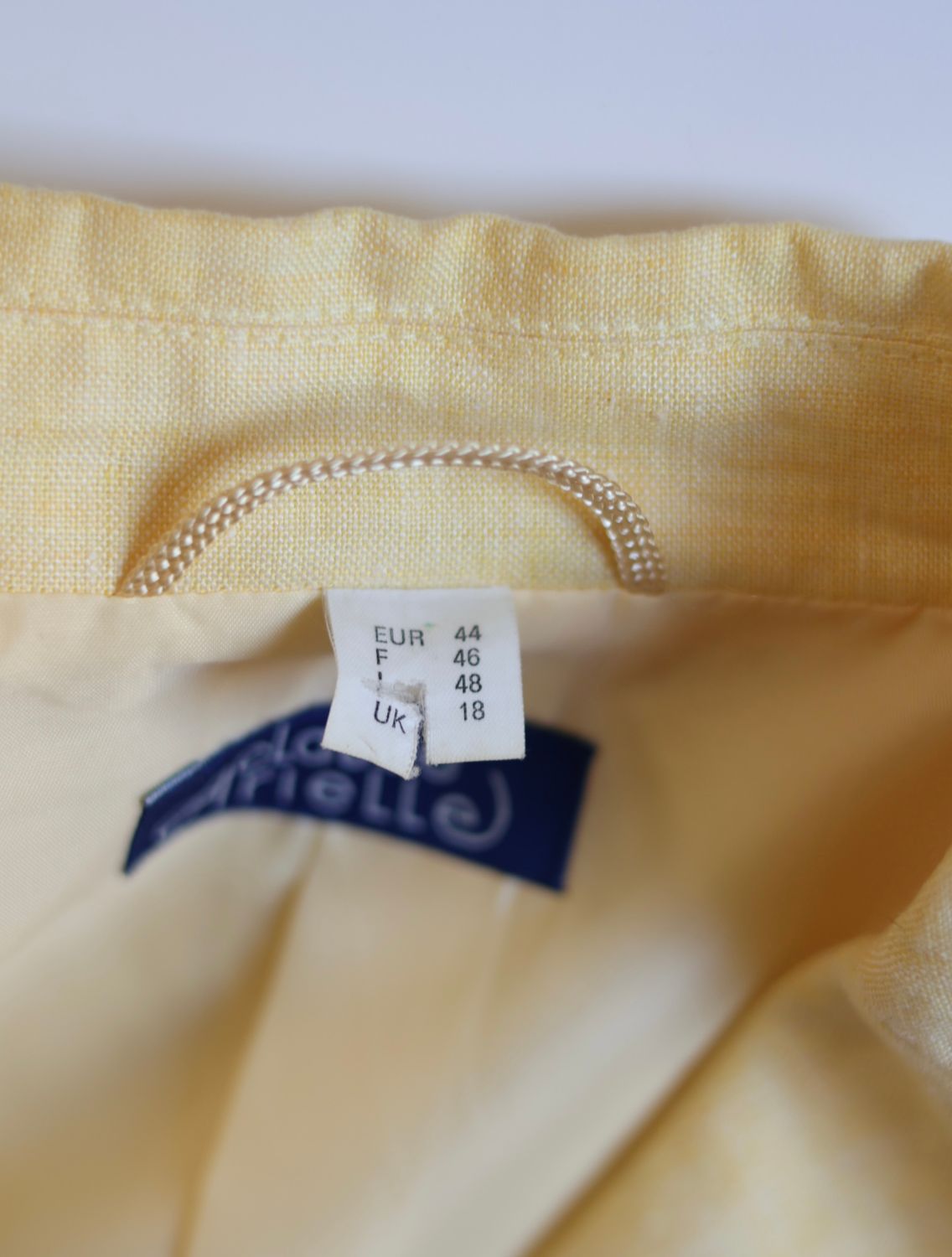 Claude Arielle Linen Blazer