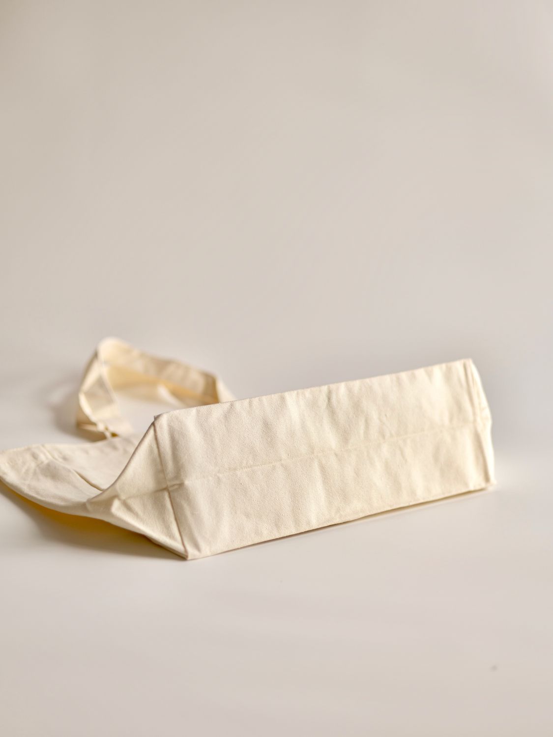 POETRO Tote Bag