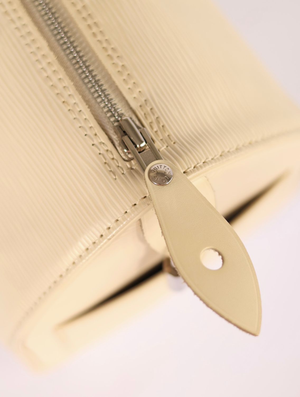 Louis Vuitton Speedy Ivory Epi 25 Bag