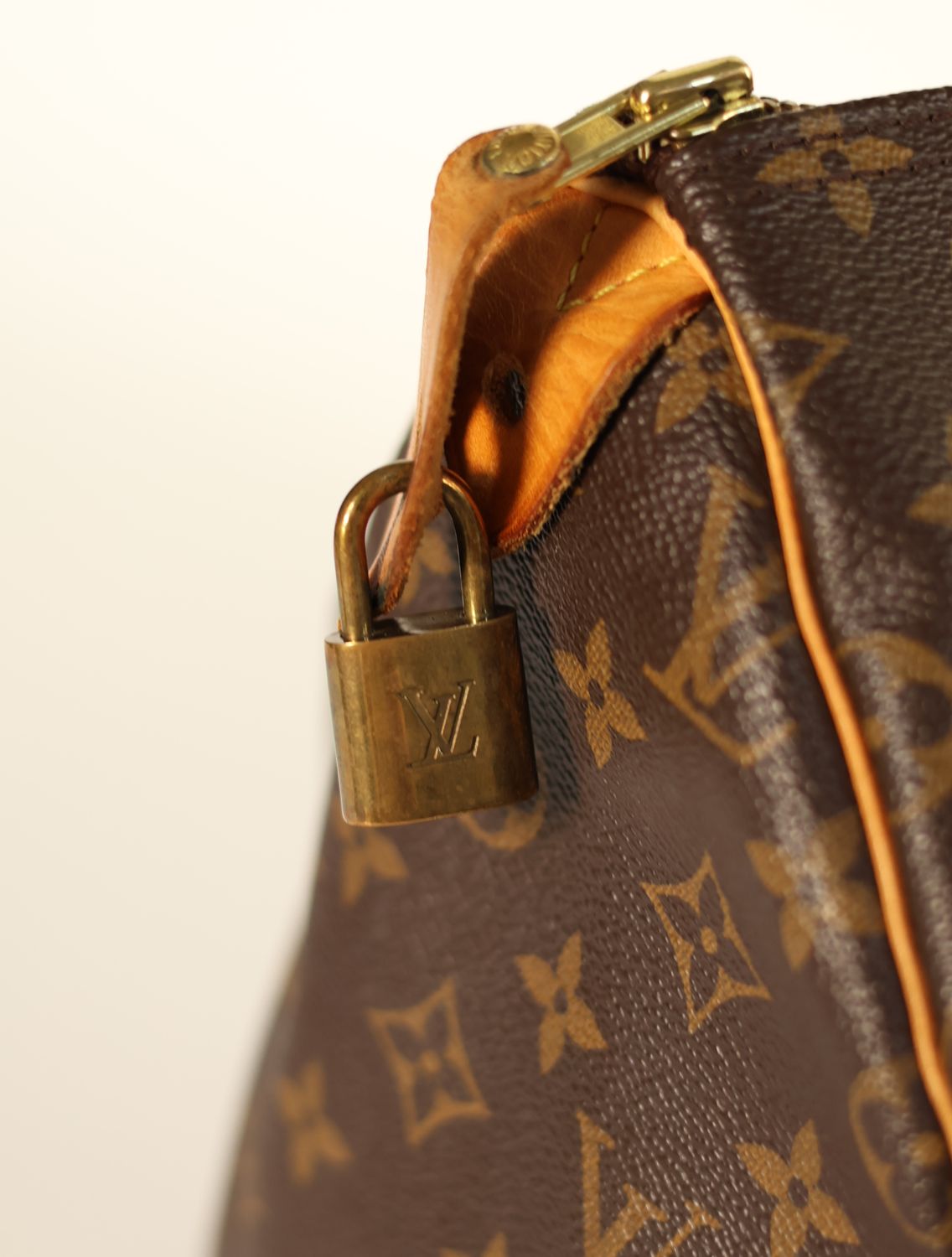 Louis Vuitton Speedy 40 Bag