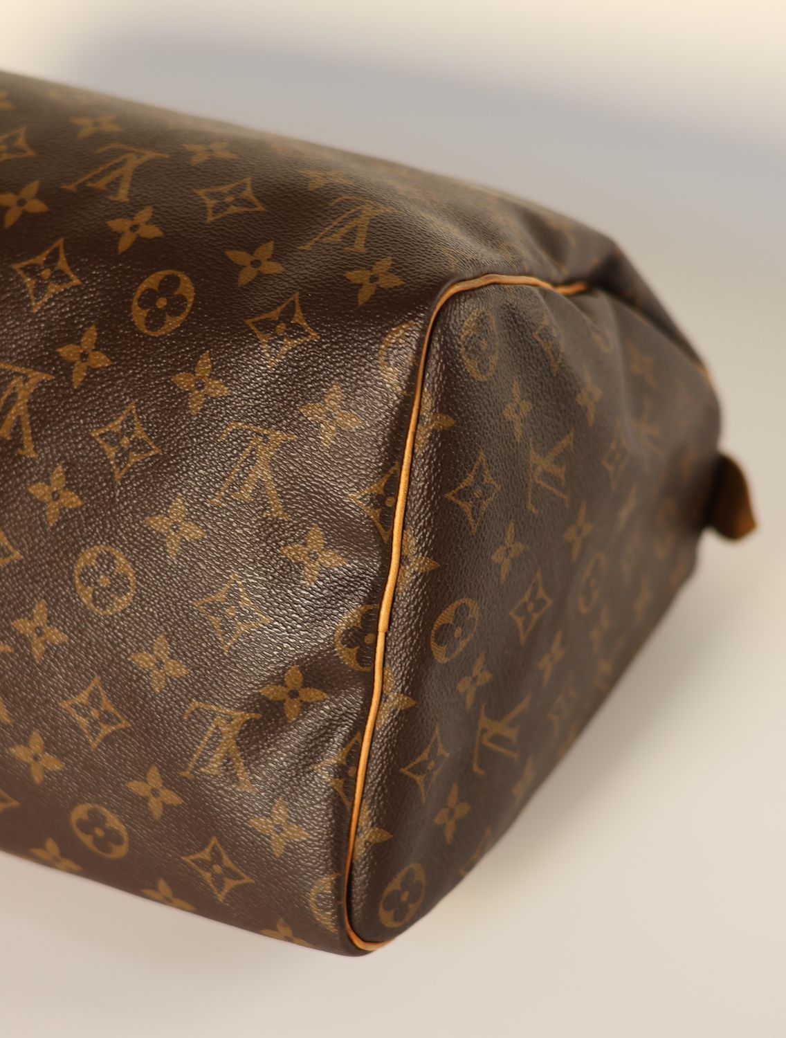 Louis Vuitton Speedy 40 Bag