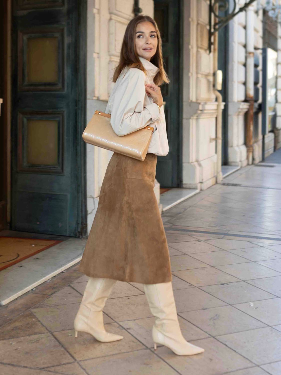 Louis Vuitton Roxbury Beige Bag