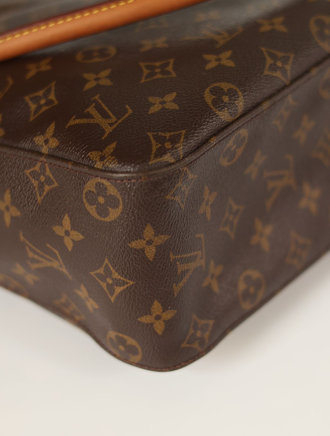Louis Vuitton Looping GM Bag