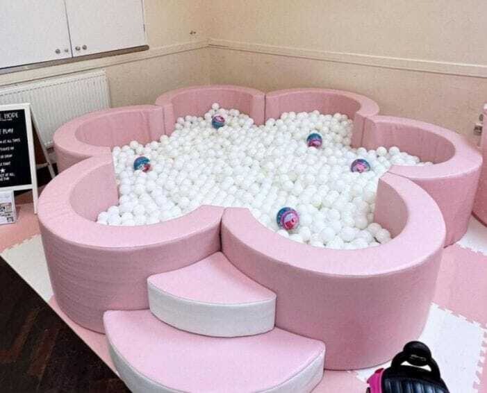 Flower Ball pit 6.5x6.5x1.5ft