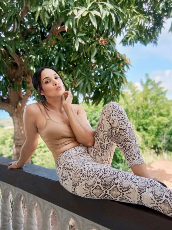 EMBOSSED SNAKESKIN LEGGING