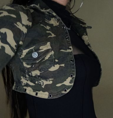 FRONT POCKET CAMO SHORT JACKET