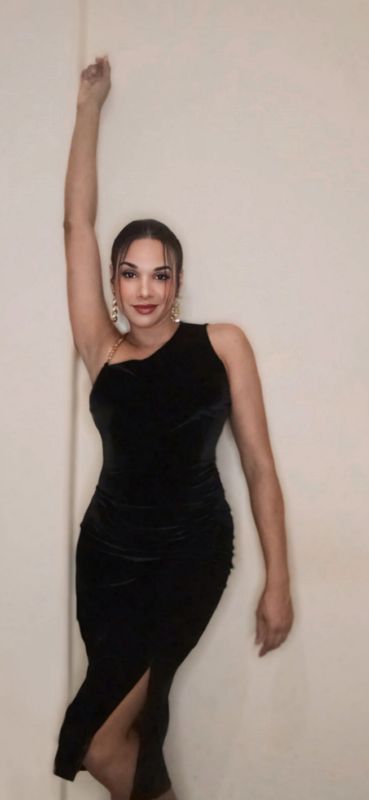 GOLD NECK CHAIN VELVET MIDI DRESS