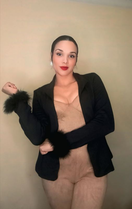 FUR SLEEVE BLACK BLAZER