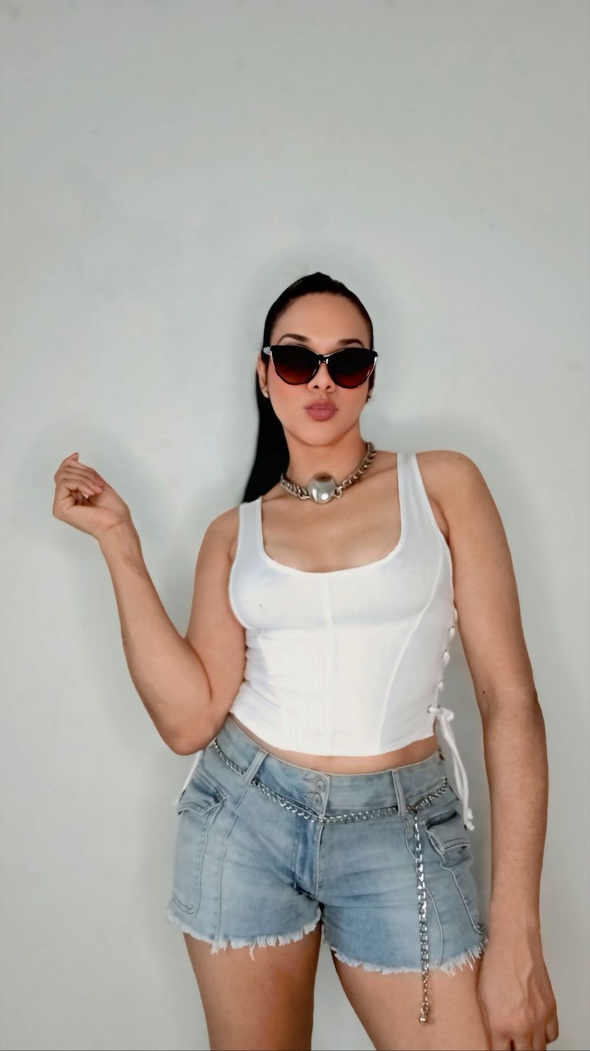 Side tie top