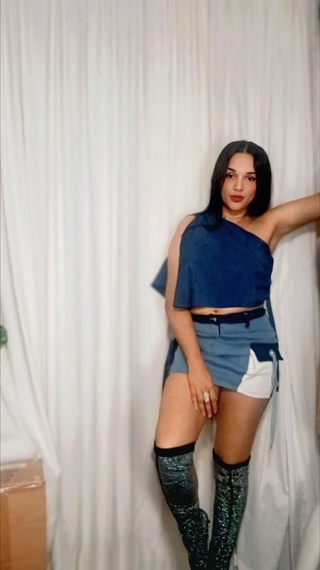 NameOne-Shoulder Tie Side Top
