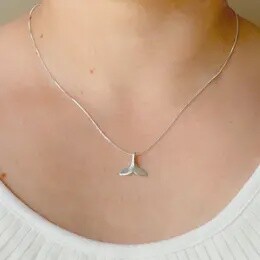 NECKLACE SILVER WHALE TAIL