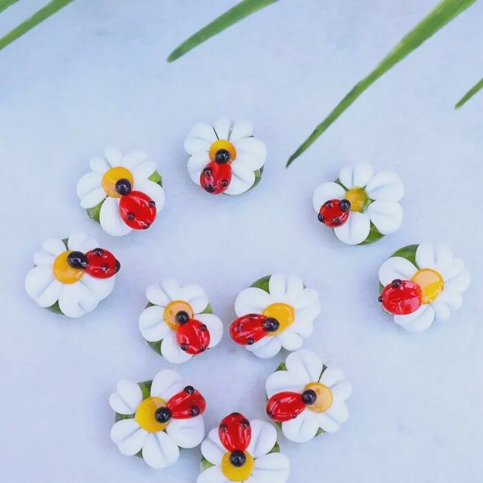 Murano glass daisy ladybug beads handblown