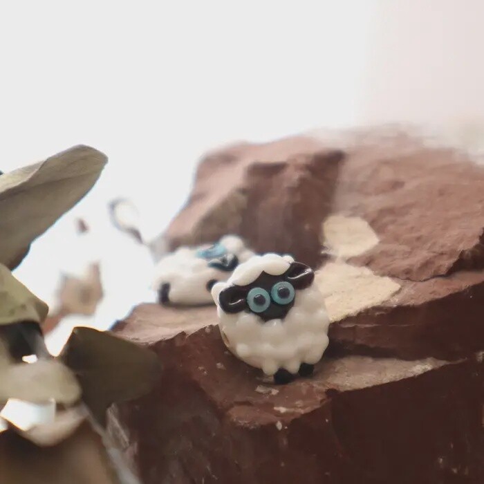 Murano glass sheep bead